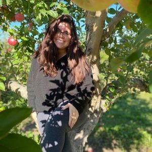 Meet your Posher, Cara